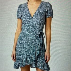 Women's Blue Floral Wrap Dress - Short Sleeve